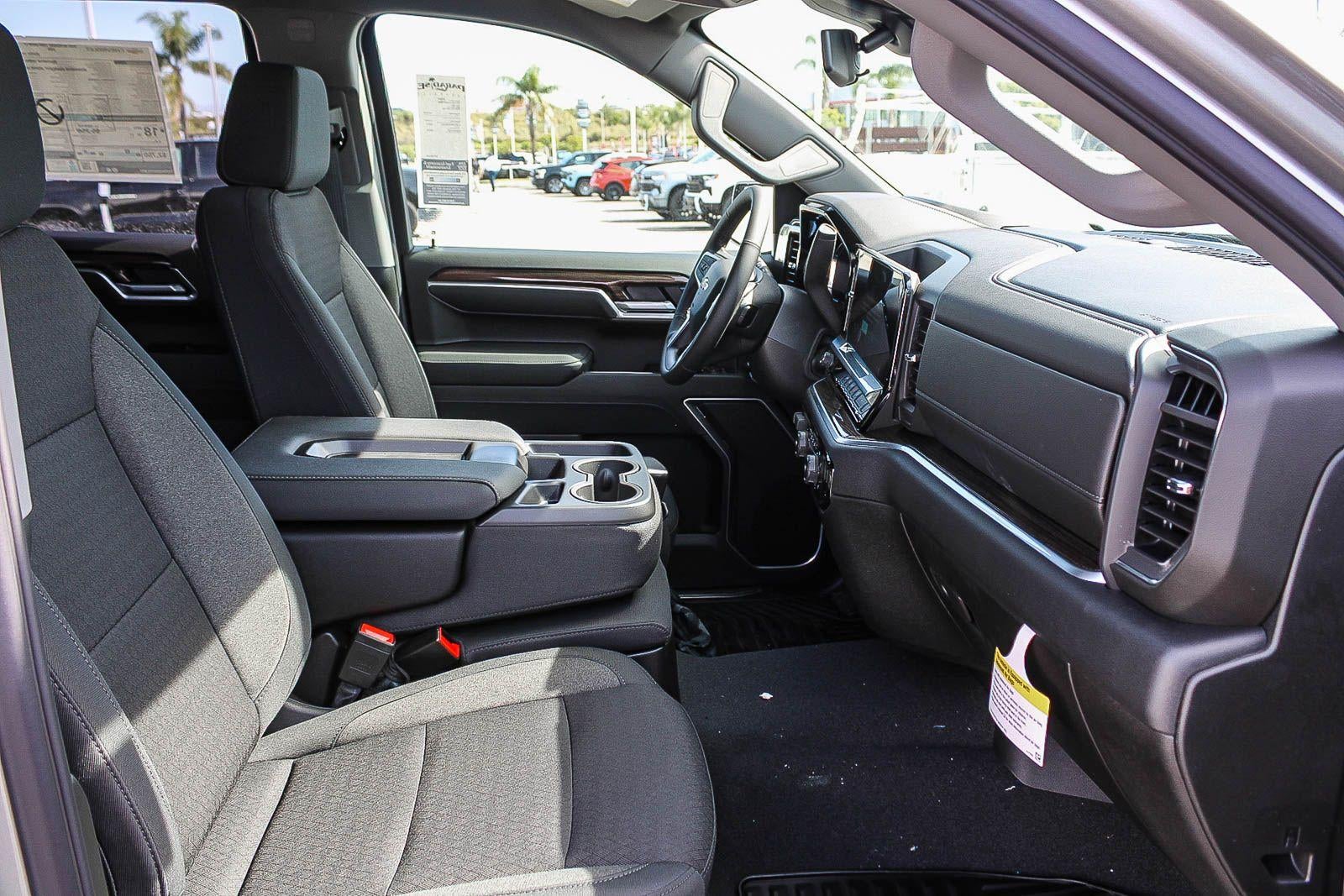 2026 Chevrolet Silverado 1500 Crew Cab Short Box 2-Wheel Drive LT