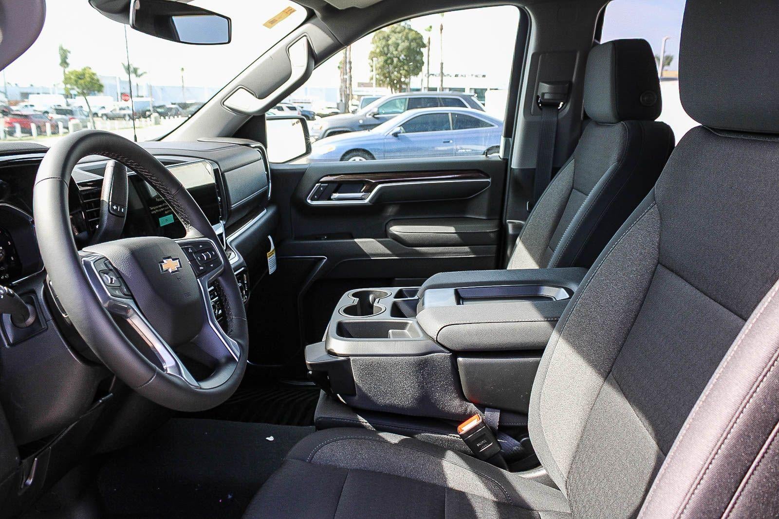 2026 Chevrolet Silverado 1500 Crew Cab Short Box 2-Wheel Drive LT