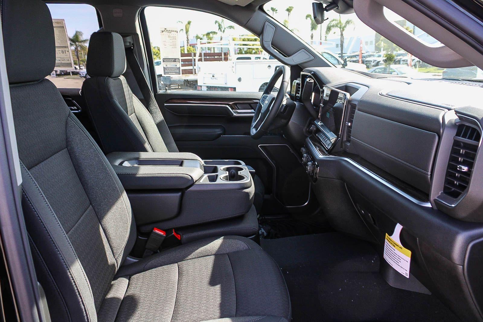 2026 Chevrolet Silverado 1500 Crew Cab Short Box 2-Wheel Drive LT