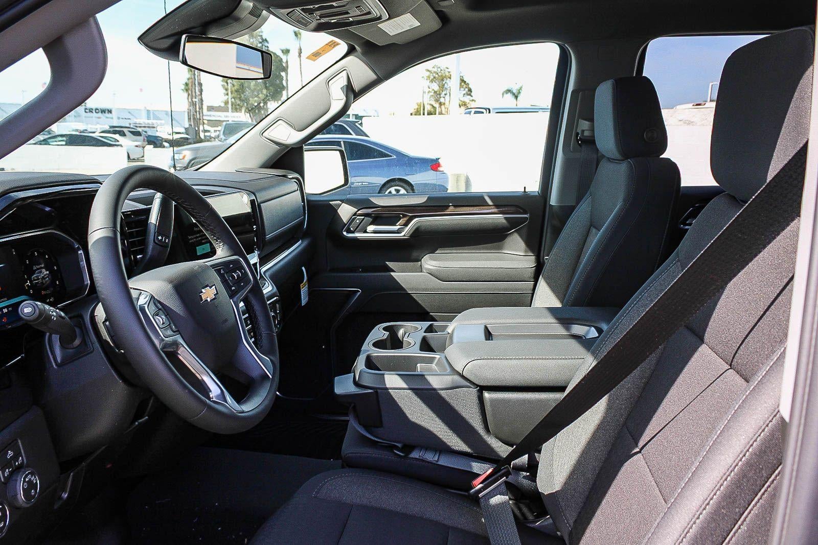 2026 Chevrolet Silverado 1500 Crew Cab Short Box 2-Wheel Drive LT