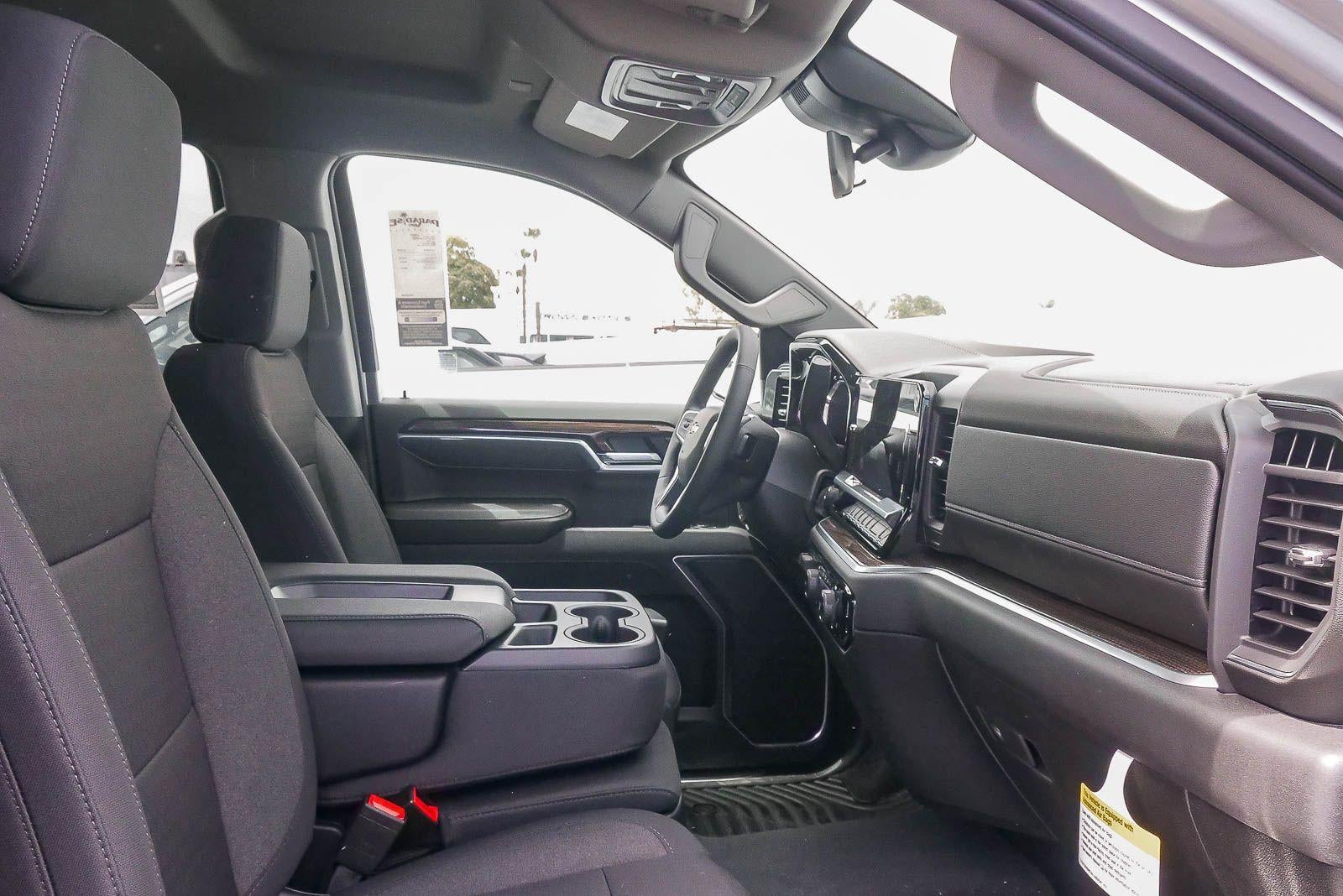 2026 Chevrolet Silverado 1500 Crew Cab Short Box 2-Wheel Drive LT