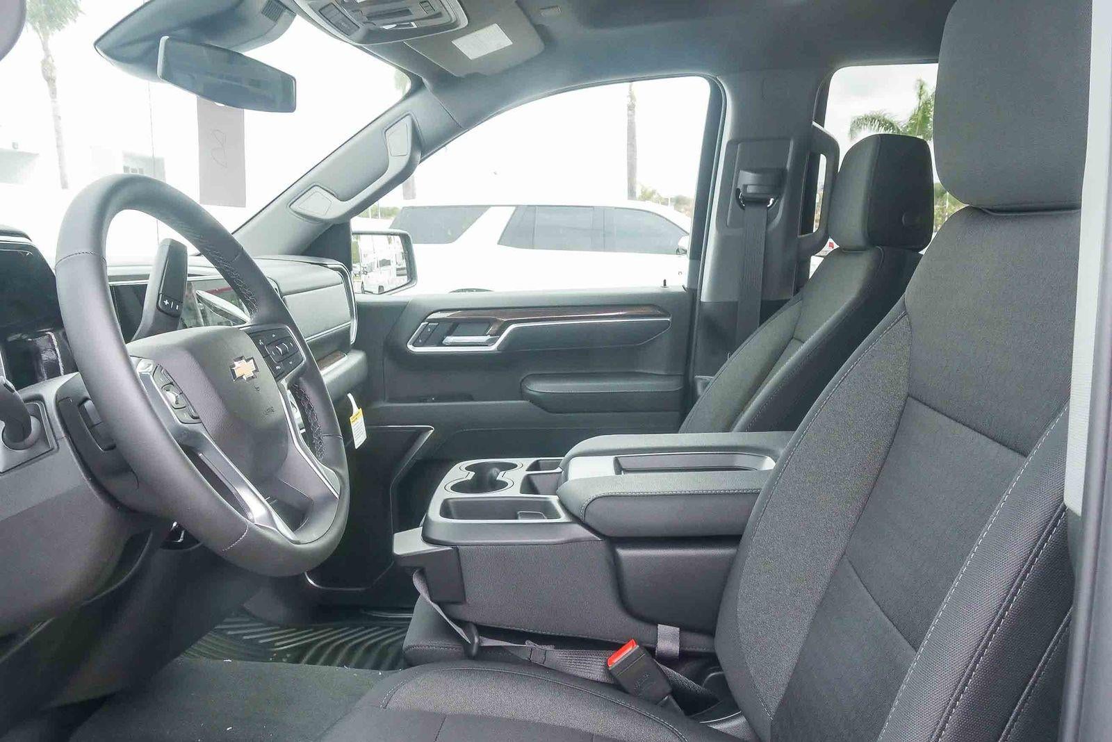 2026 Chevrolet Silverado 1500 Crew Cab Short Box 2-Wheel Drive LT