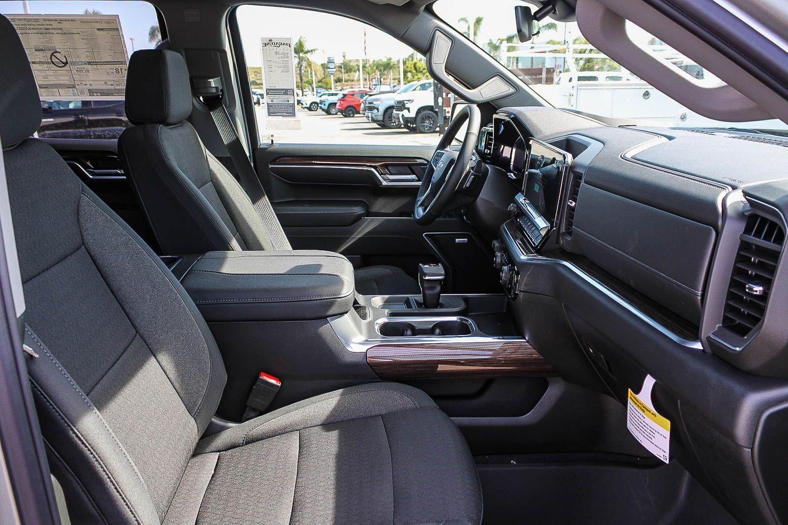 2026 Chevrolet Silverado 1500 Crew Cab Short Box 2-Wheel Drive RST