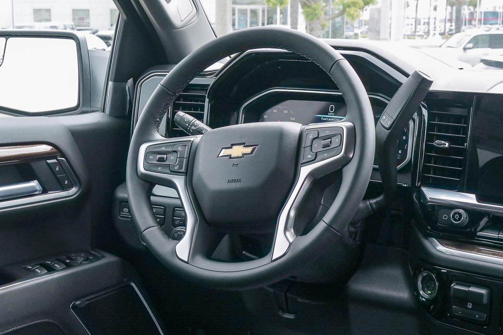 2026 Chevrolet Silverado 1500 Crew Cab Short Box 4-Wheel Drive LT 1LT