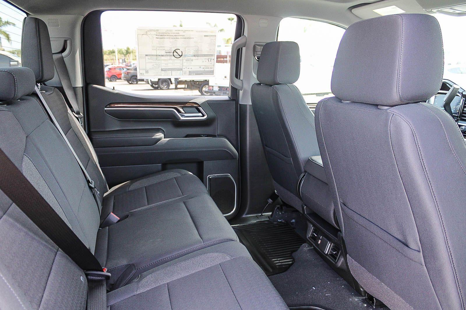 2026 Chevrolet Silverado 1500 Crew Cab Short Box 4-Wheel Drive RST