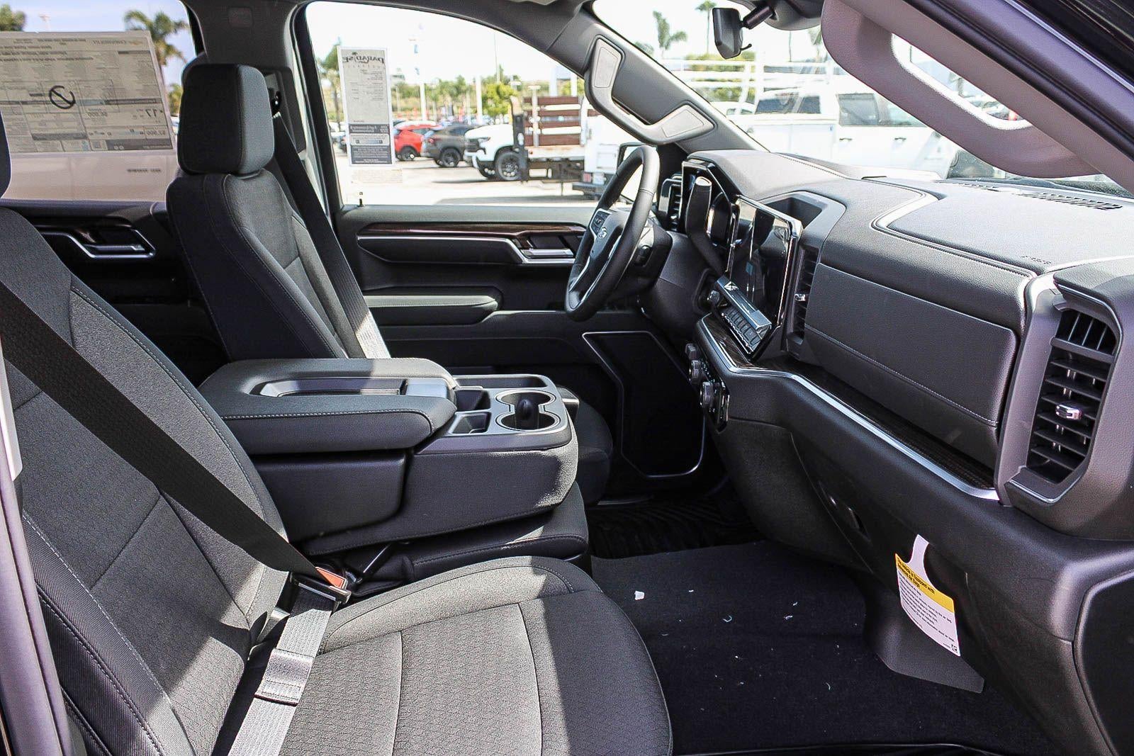 2026 Chevrolet Silverado 1500 Crew Cab Short Box 4-Wheel Drive RST