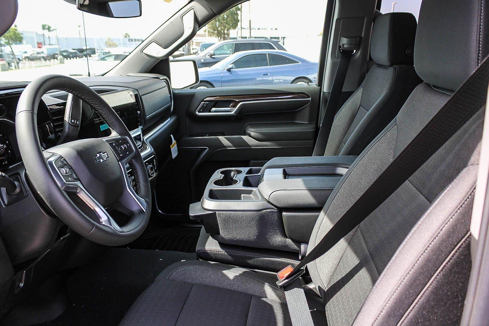 2026 Chevrolet Silverado 1500 Crew Cab Short Box 4-Wheel Drive RST