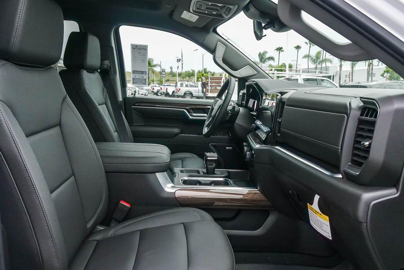 2026 Chevrolet Silverado 1500 Crew Cab Short Box 4-Wheel Drive RST