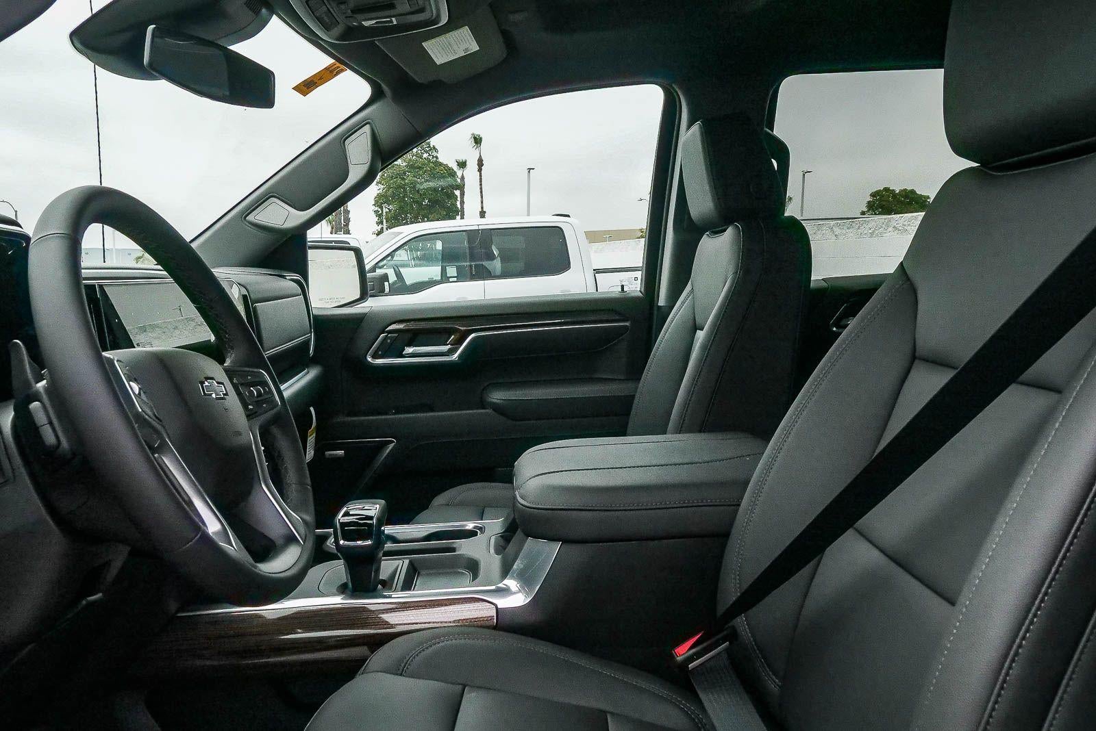 2026 Chevrolet Silverado 1500 Crew Cab Short Box 4-Wheel Drive RST