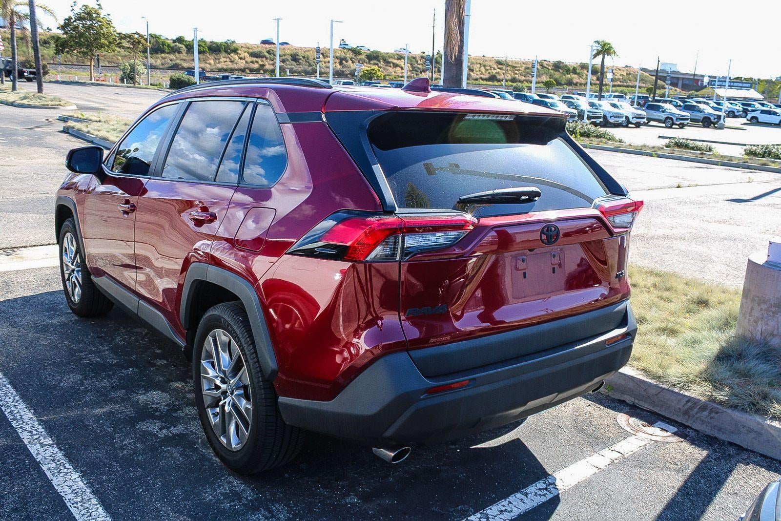 2019 Toyota RAV4 XLE Premium