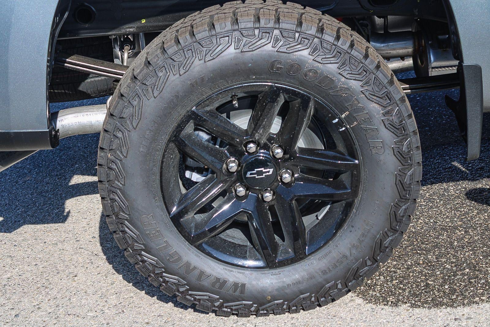 2026 Chevrolet Silverado 1500 Crew Cab Short Box 4-Wheel Drive Custom Trail Boss
