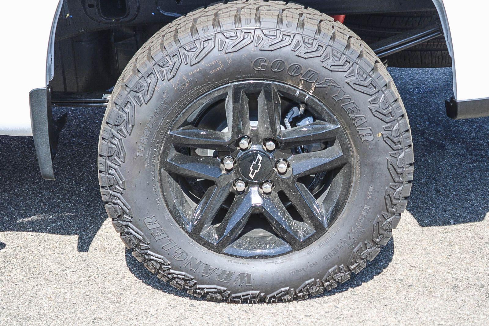 2026 Chevrolet Silverado 1500 Crew Cab Short Box 4-Wheel Drive Custom Trail Boss