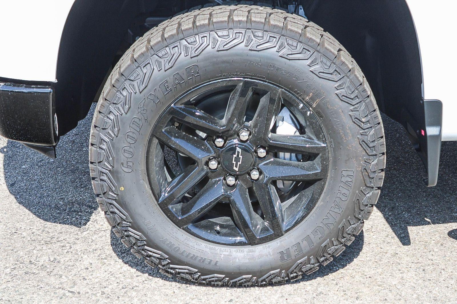2026 Chevrolet Silverado 1500 Crew Cab Short Box 4-Wheel Drive Custom Trail Boss