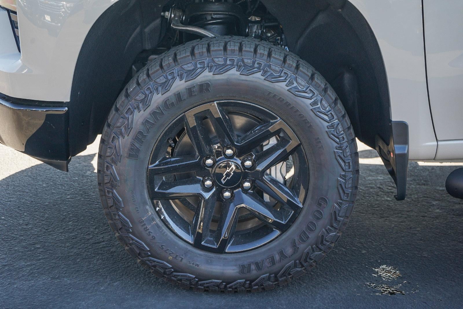 2026 Chevrolet Silverado 1500 Crew Cab Short Box 4-Wheel Drive Custom Trail Boss