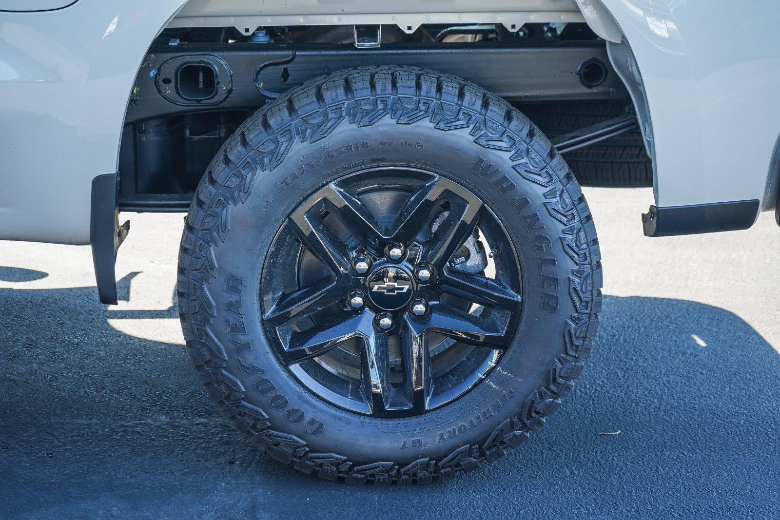 2026 Chevrolet Silverado 1500 Crew Cab Short Box 4-Wheel Drive Custom Trail Boss