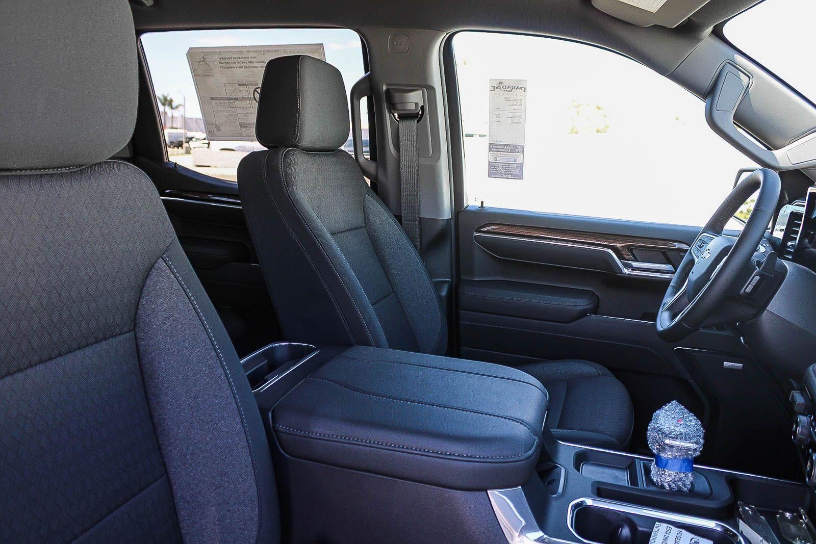 2026 Chevrolet Silverado 1500 Crew Cab Short Box 4-Wheel Drive RST