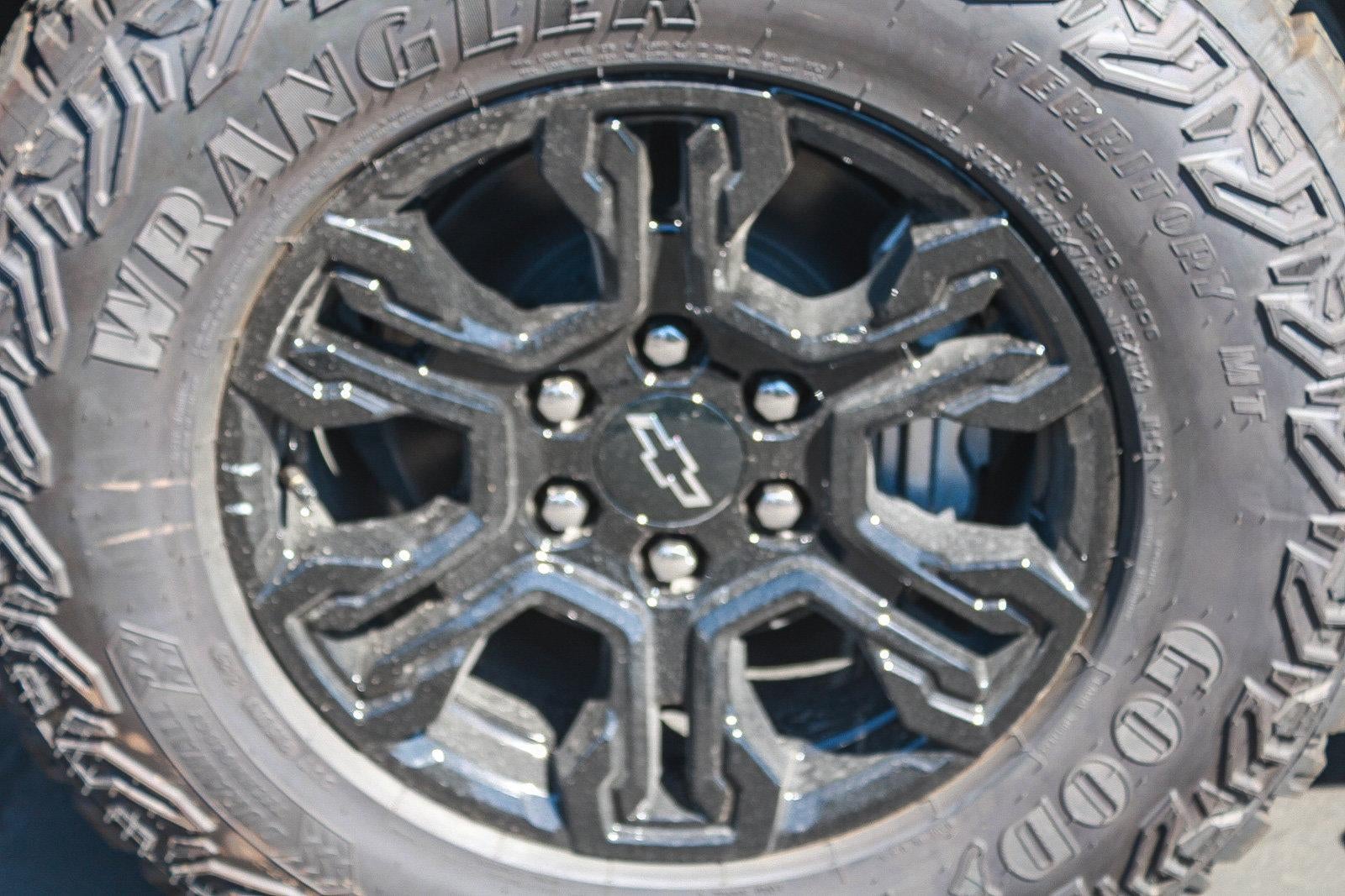 2026 Chevrolet Silverado 1500 Crew Cab Short Box 4-Wheel Drive ZR2
