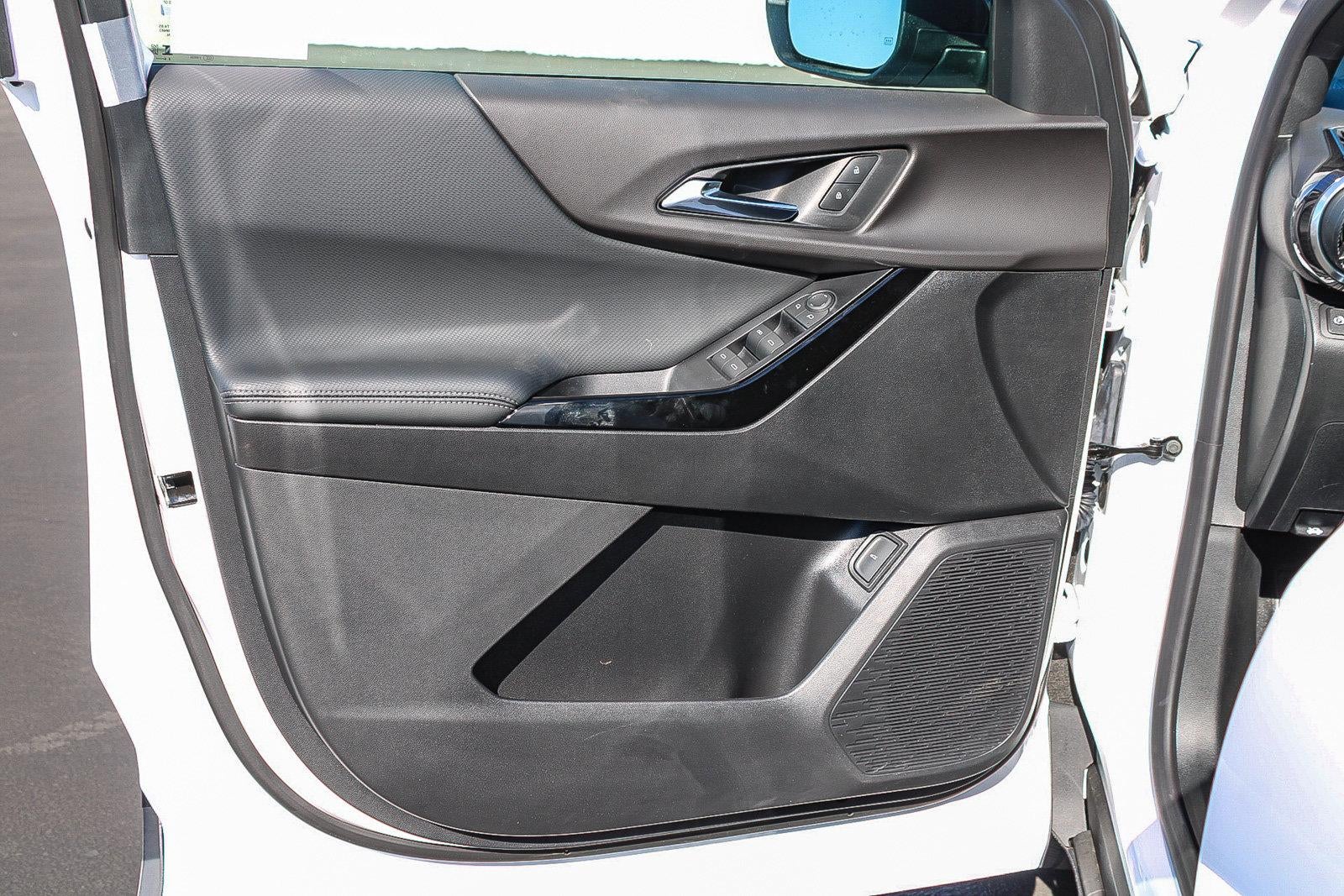 2027 Chevrolet Equinox FWD LT