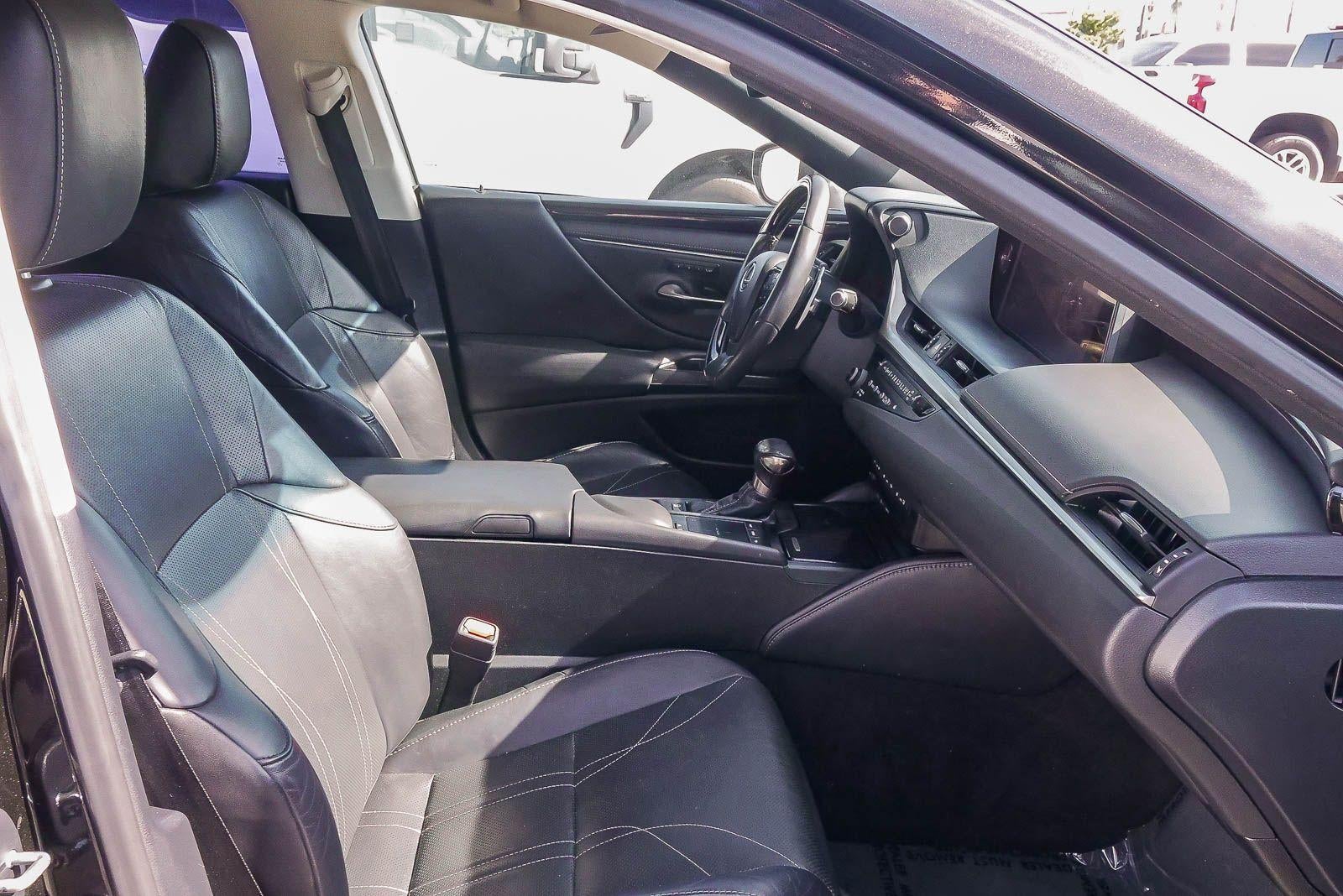 2019 Lexus ES ES 300h