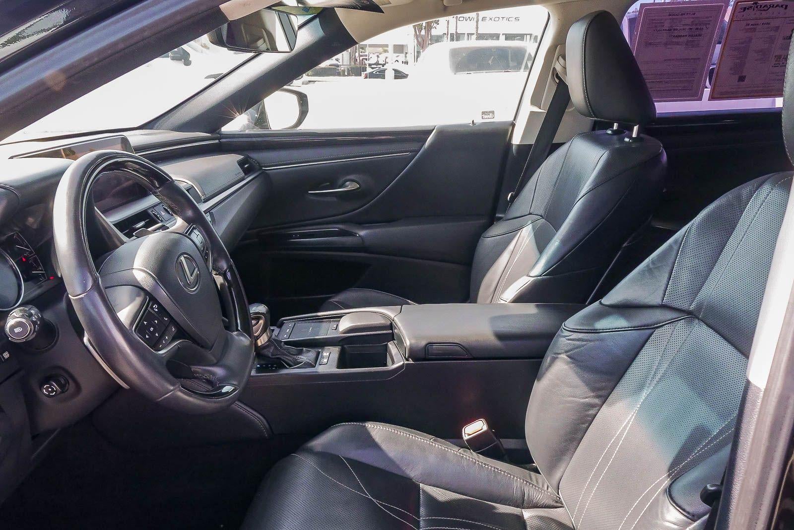 2019 Lexus ES ES 300h