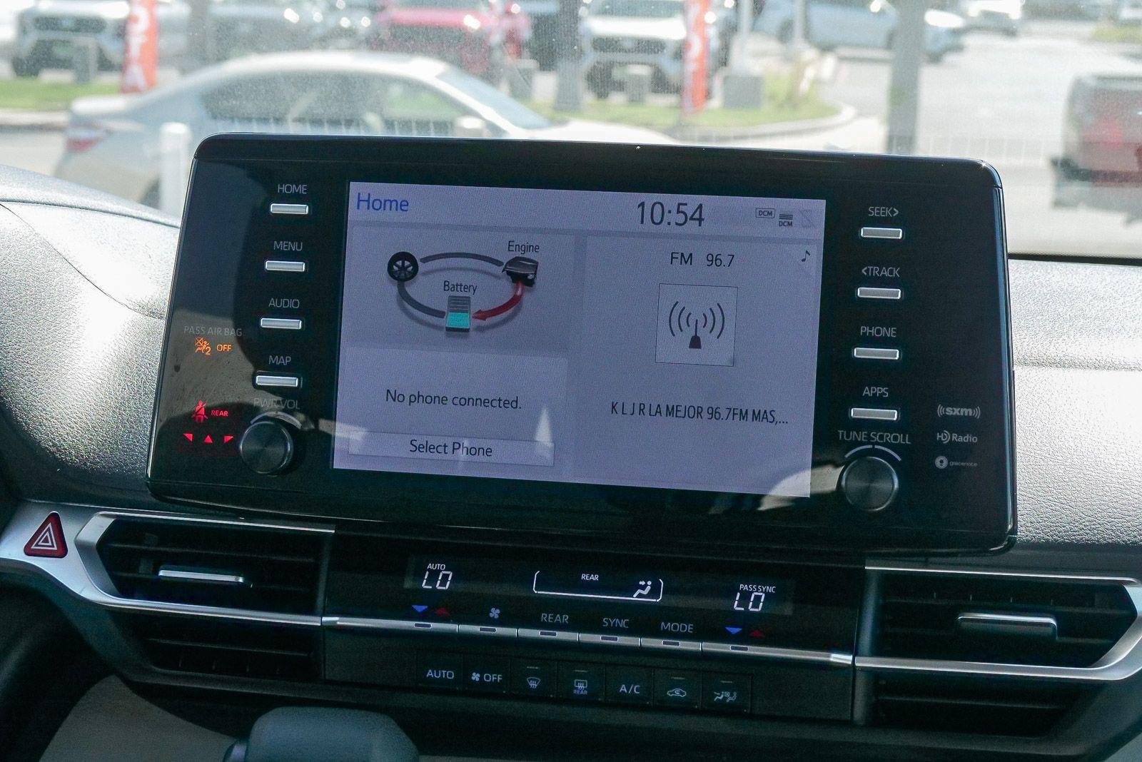 2022 Toyota Sienna LE