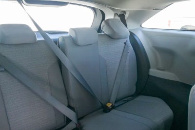 2022 Toyota Sienna LE