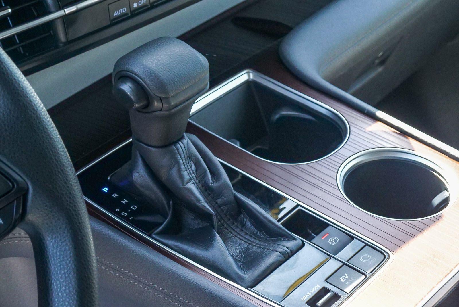 2022 Toyota Sienna LE