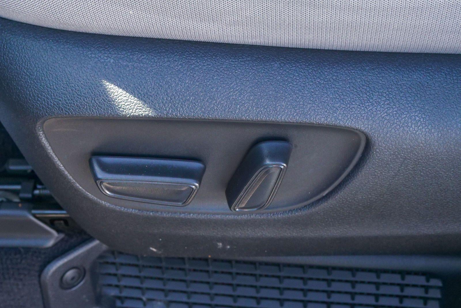 2022 Toyota Sienna LE