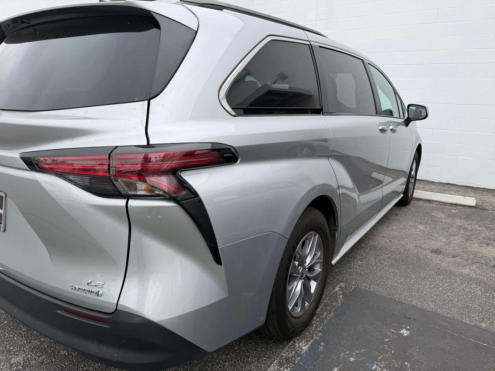 2022 Toyota Sienna LE