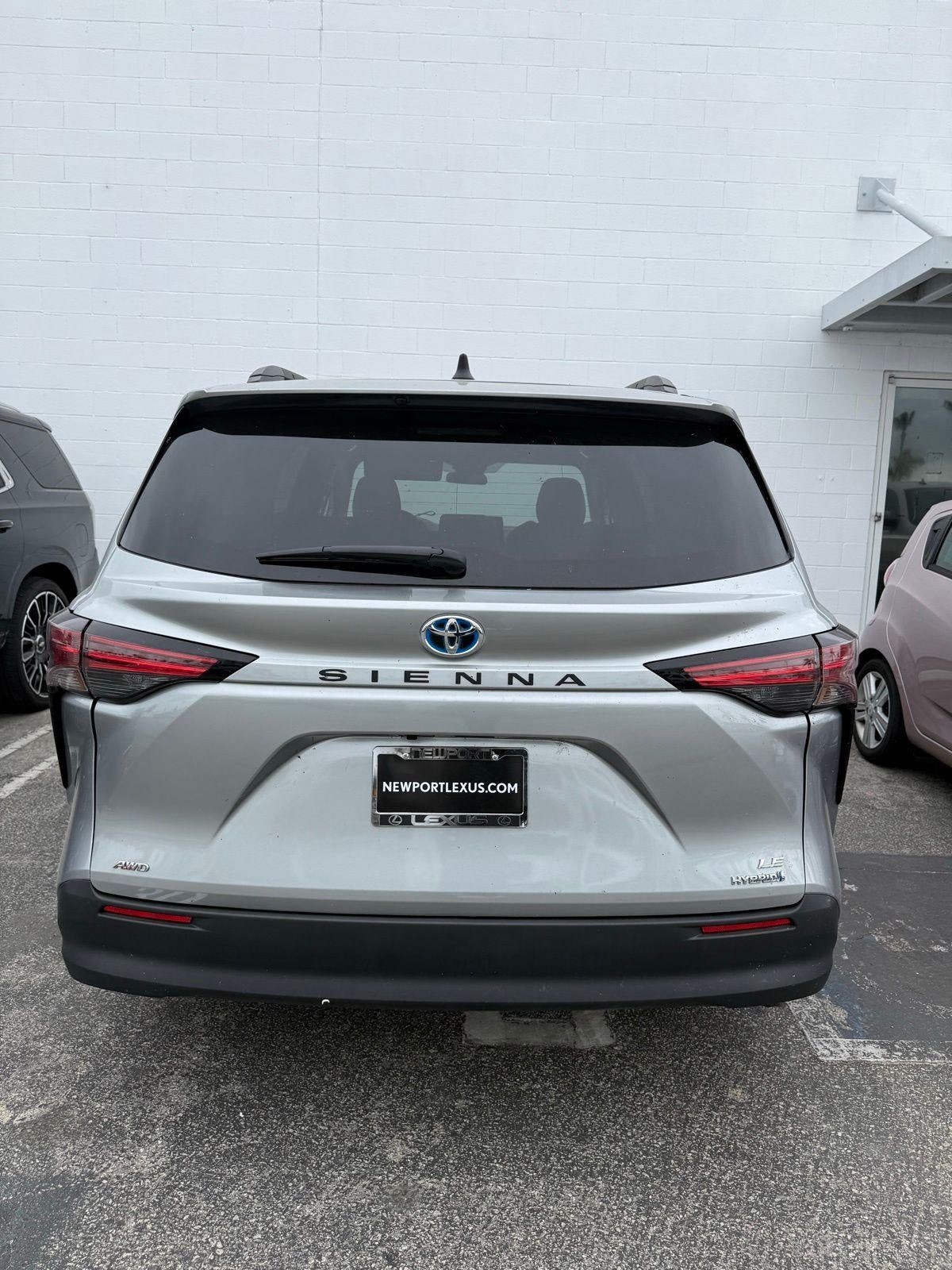 2022 Toyota Sienna LE