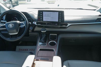 2022 Toyota Sienna XLE