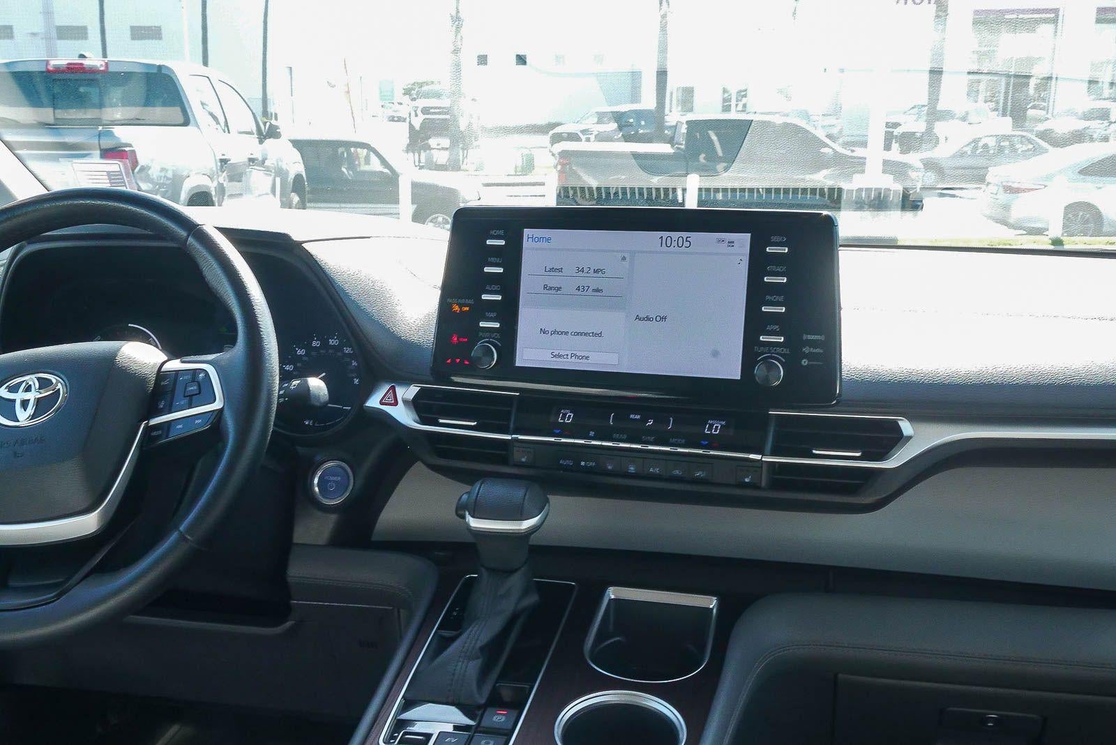 2022 Toyota Sienna XLE