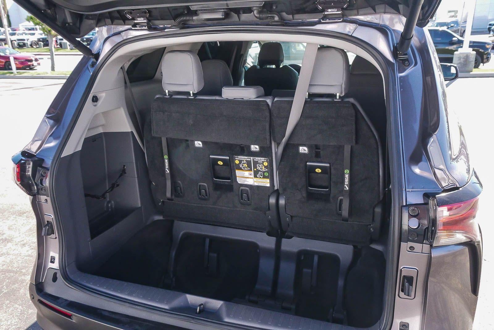 2022 Toyota Sienna XLE