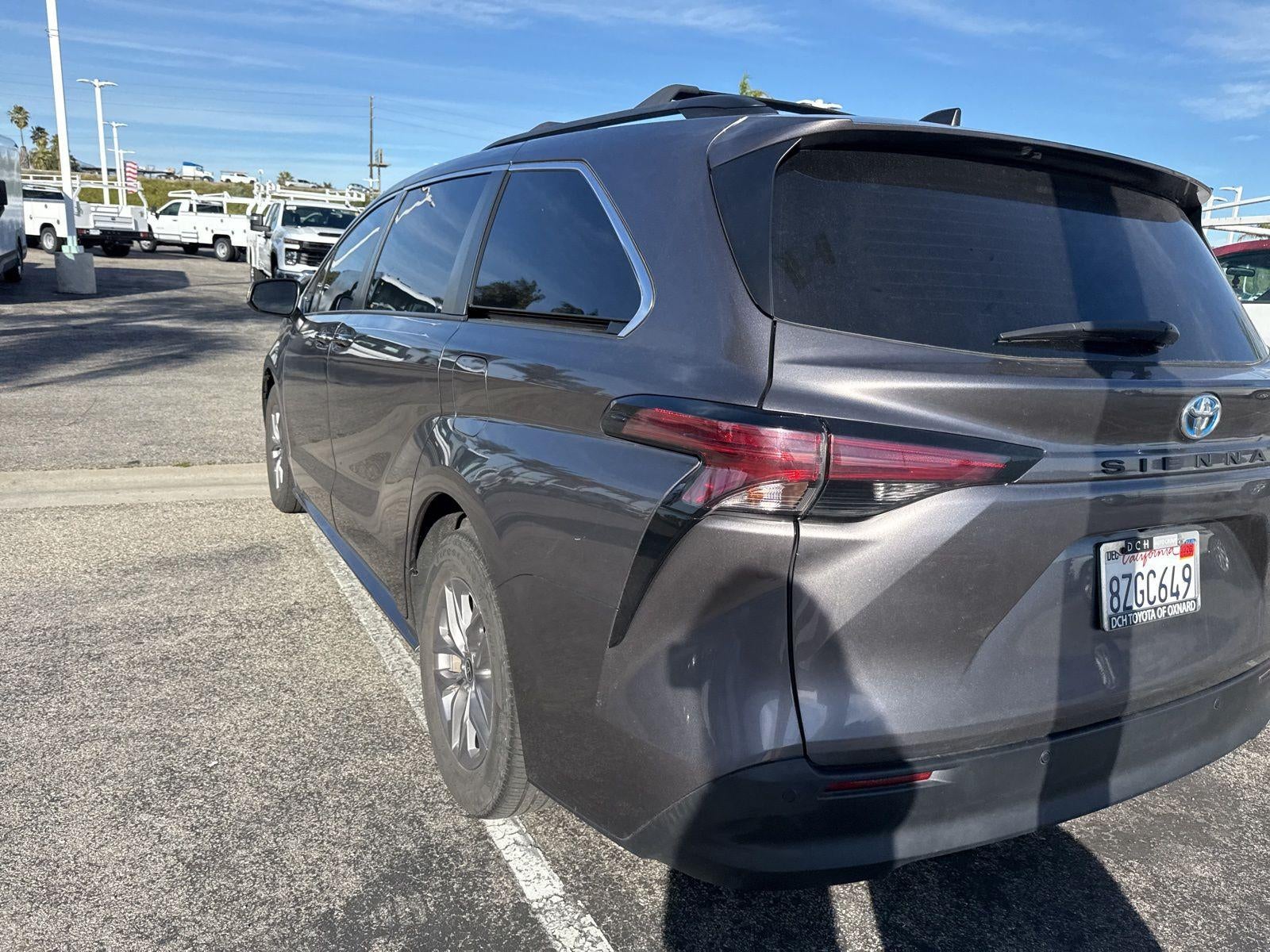 2022 Toyota Sienna XLE