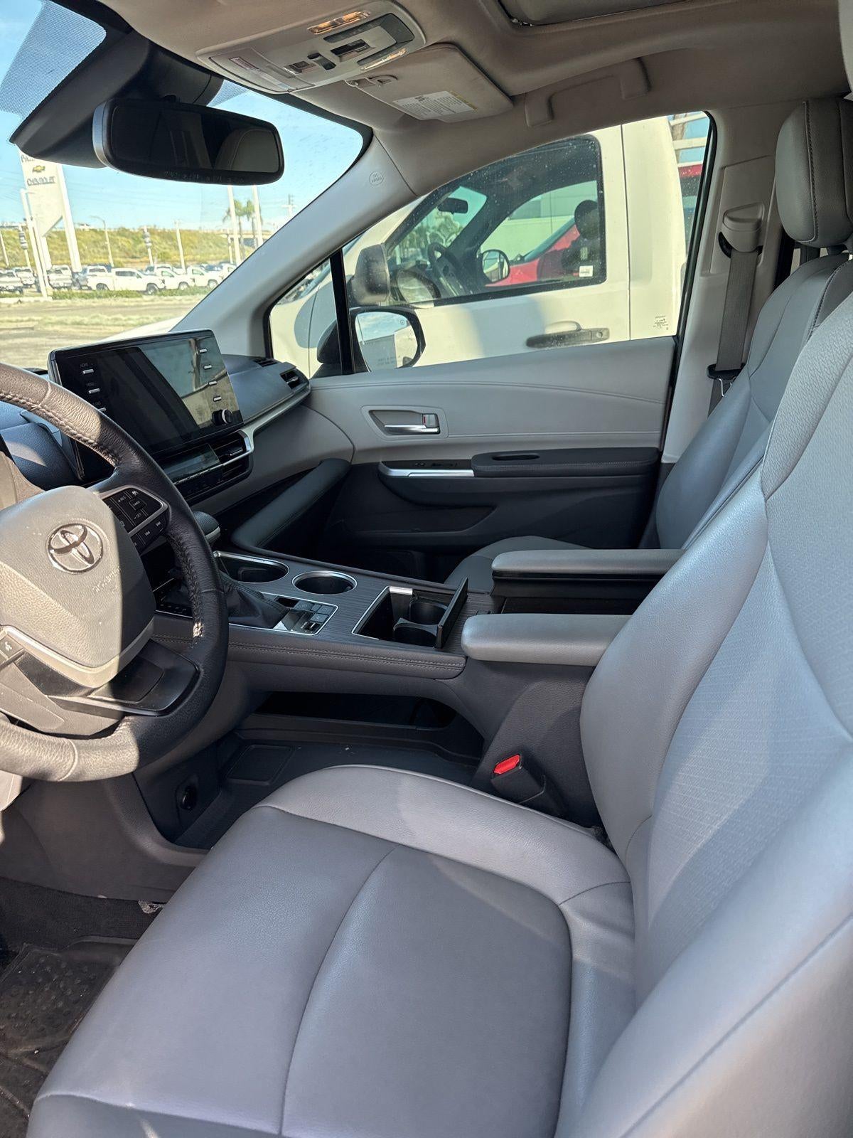 2022 Toyota Sienna XLE