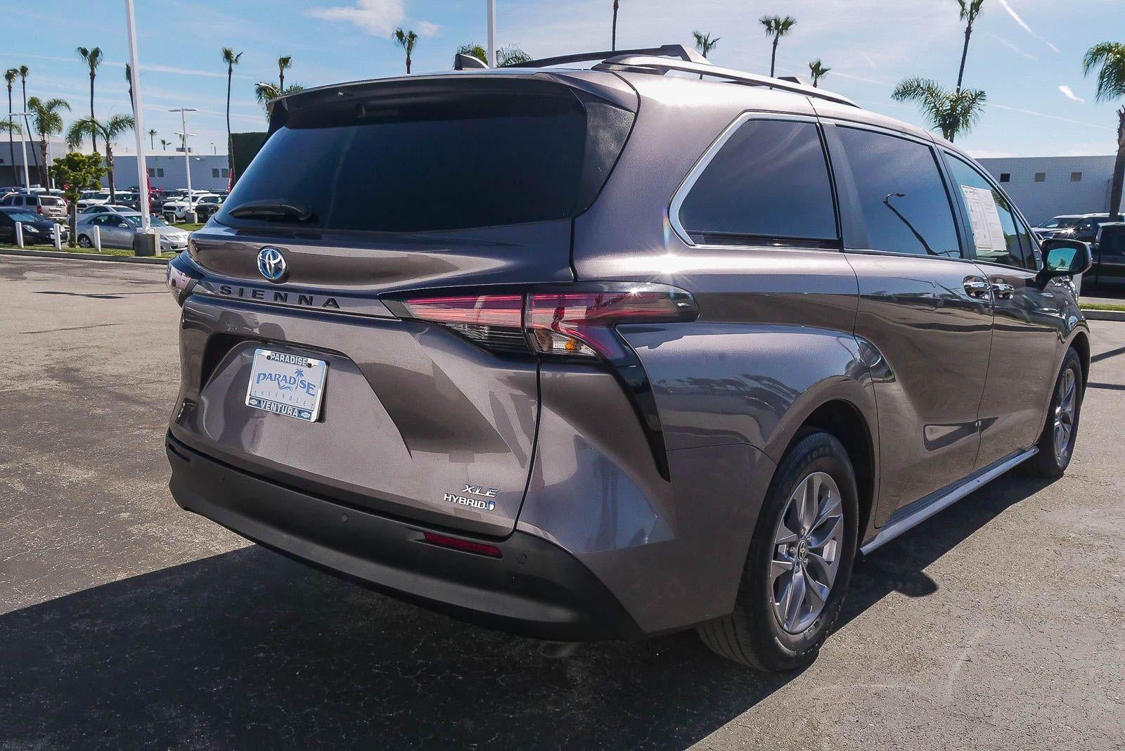 2022 Toyota Sienna XLE