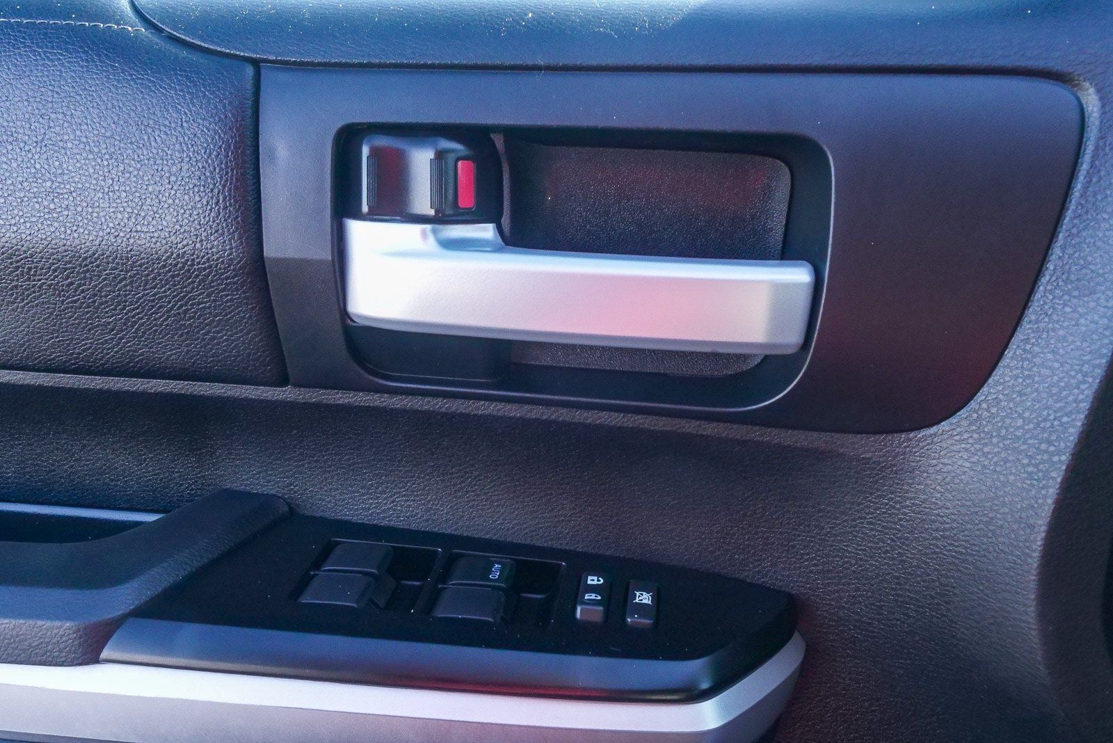 2017 Toyota Tundra 4WD SR5