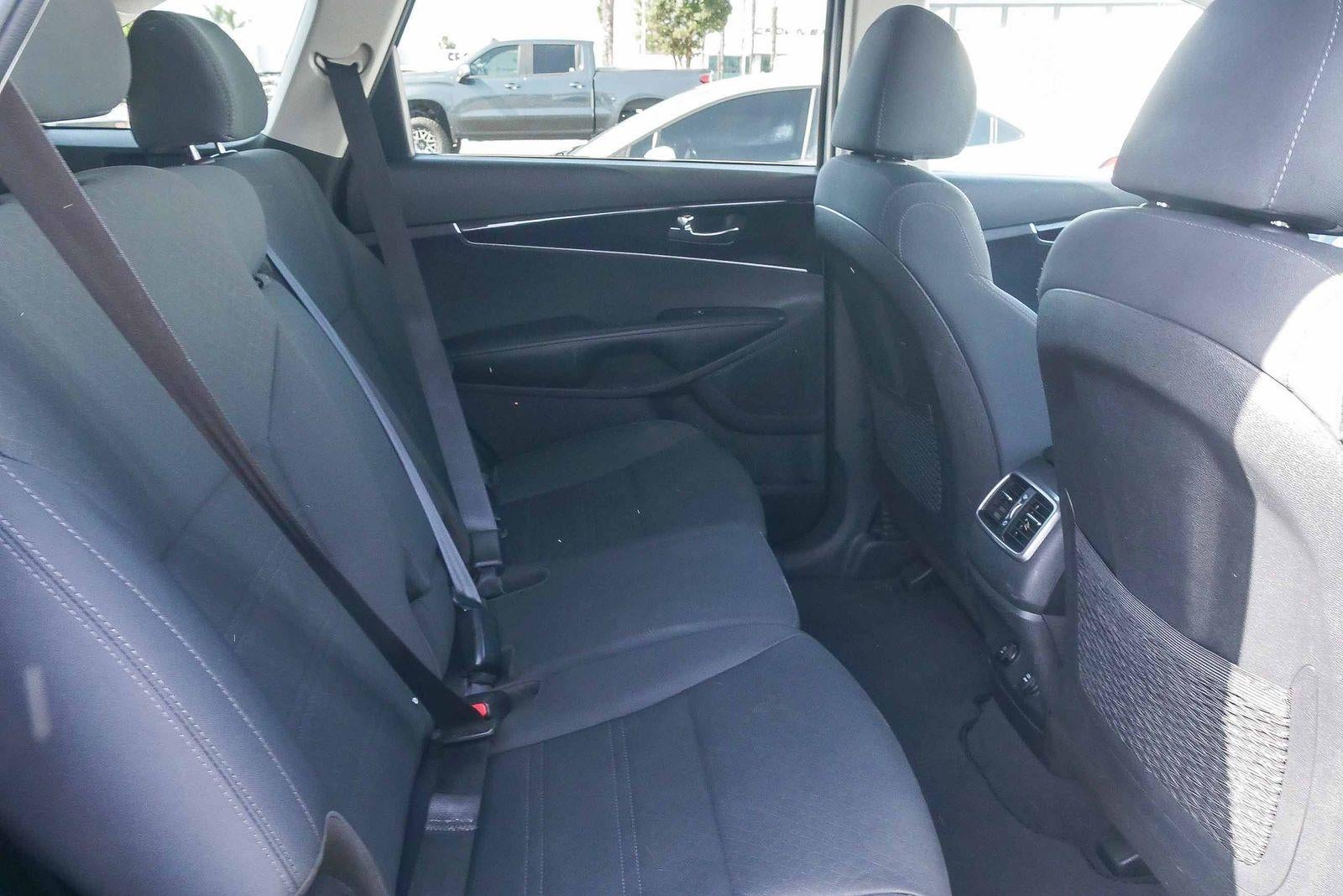 2020 Kia Sorento S V6