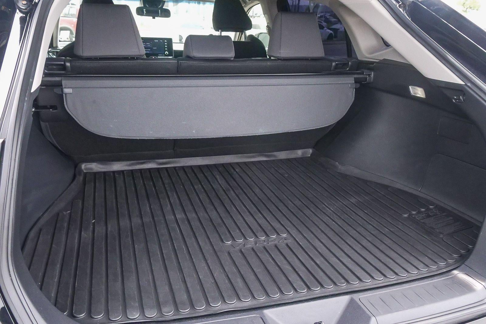 2022 Toyota Venza LE