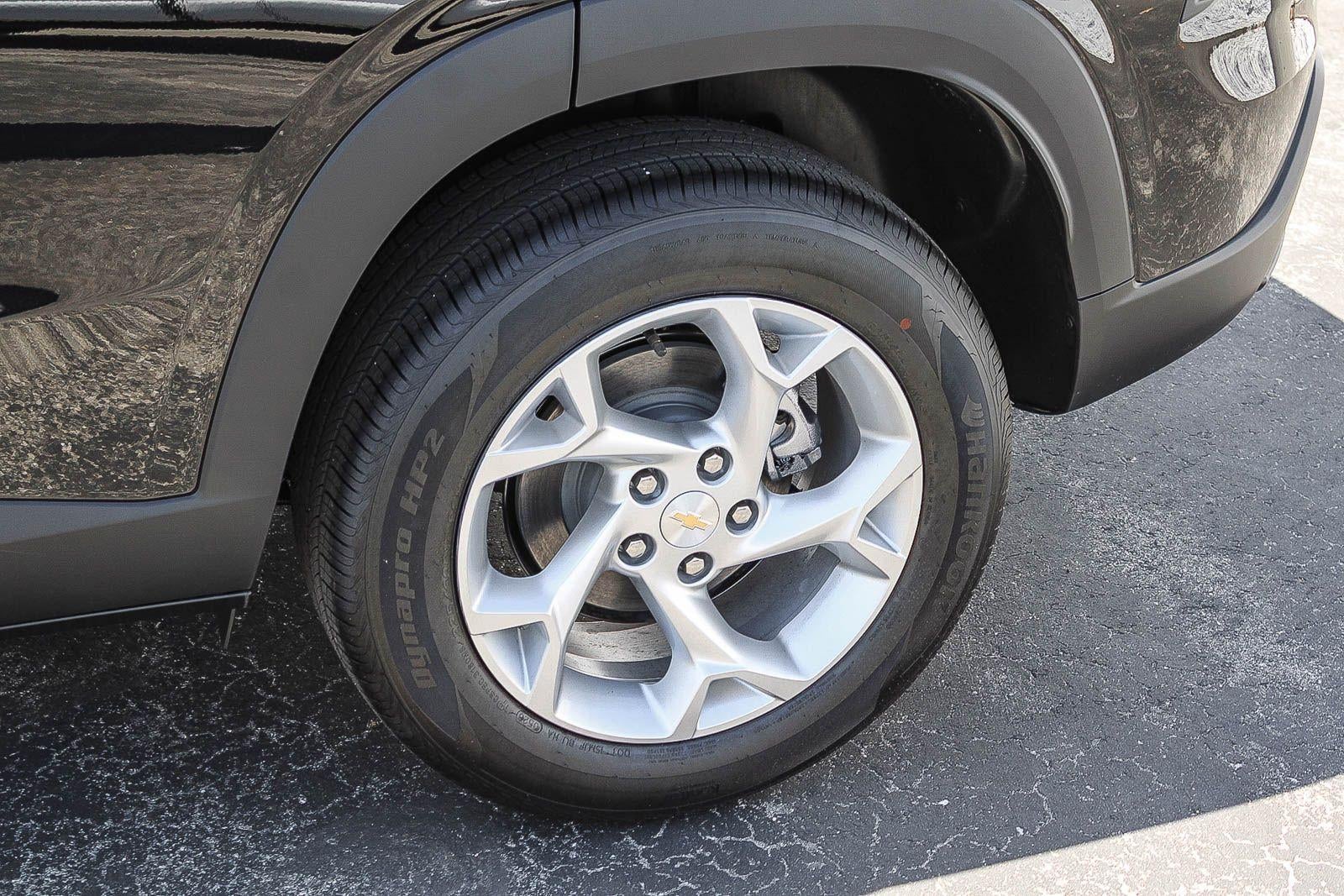 2026 Chevrolet Trax FWD 4dr LS