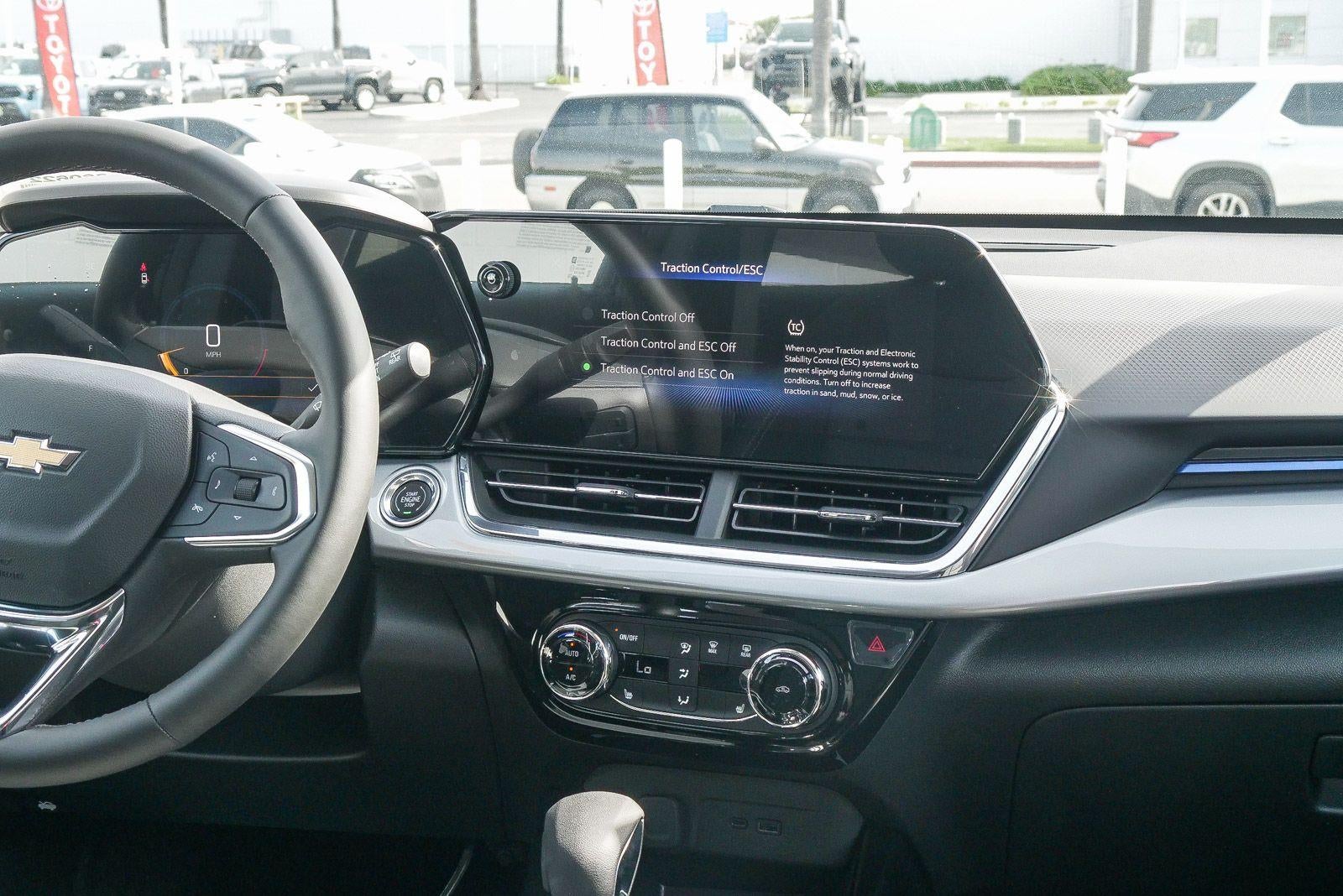 2026 Chevrolet Trax FWD 4dr LT