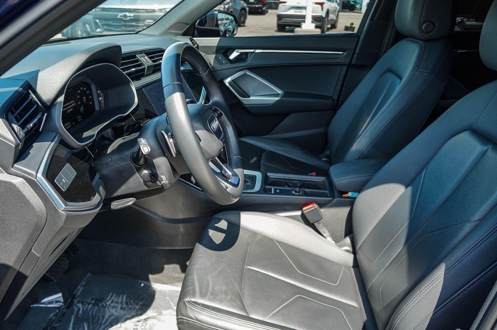 2022 Audi Q3 S line Premium