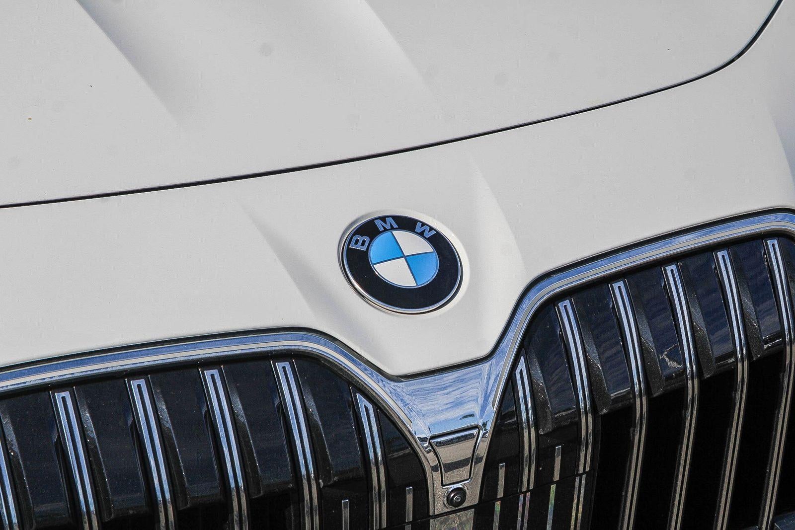 2025 BMW 7 Series 740i