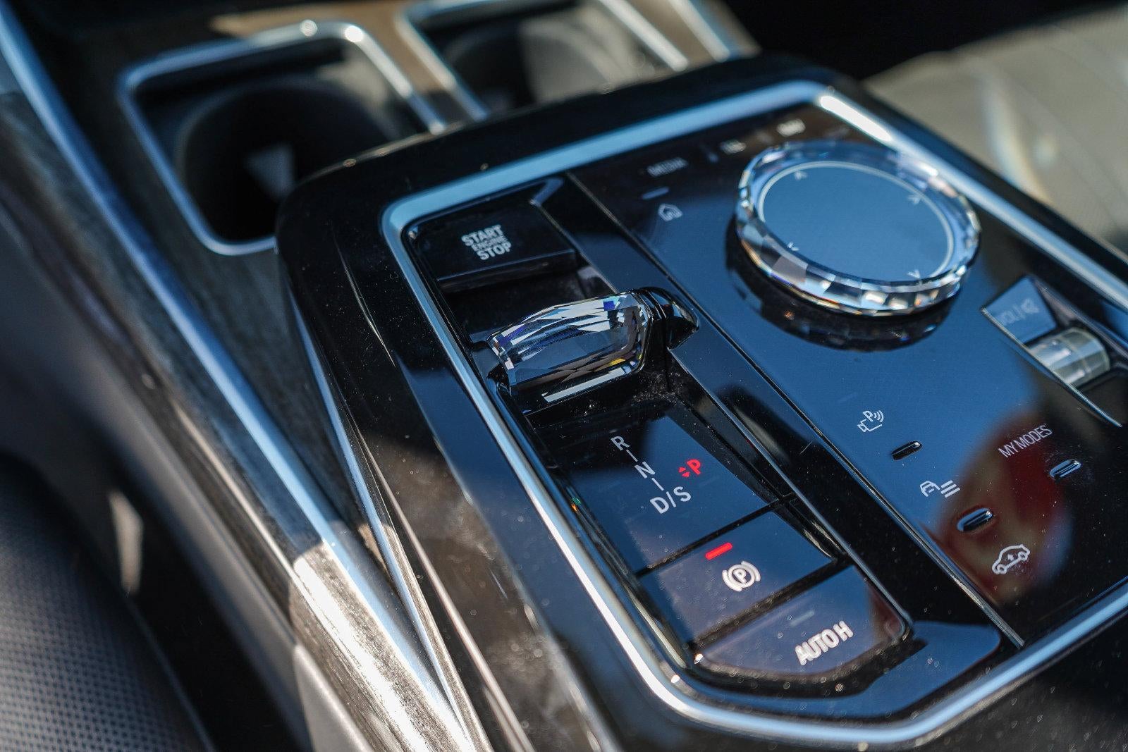 2025 BMW 7 Series 740i