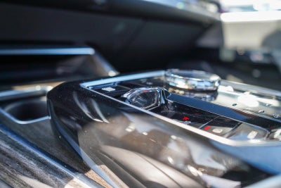 2025 BMW 7 Series 740i