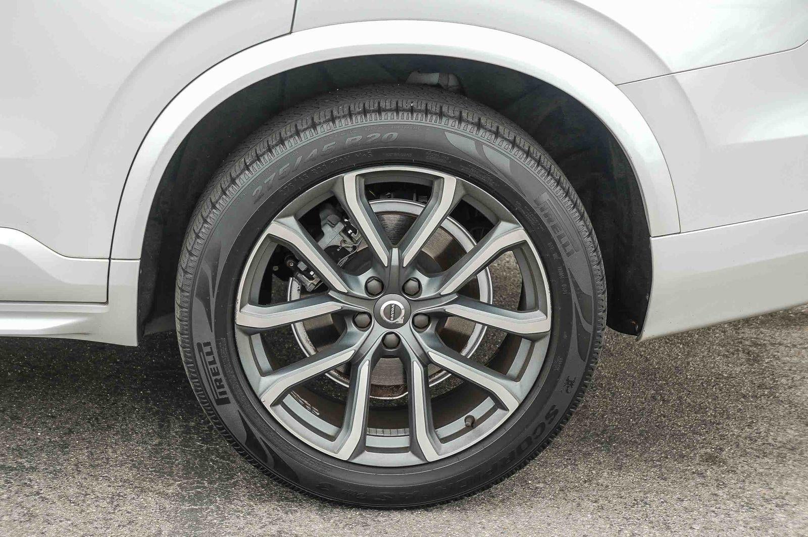 2017 Volvo XC90 Momentum