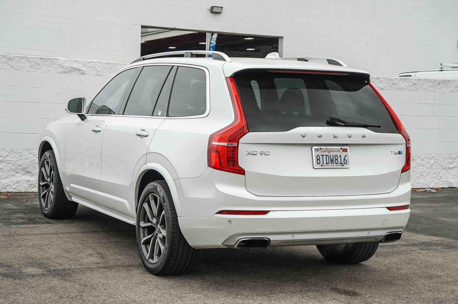 2017 Volvo XC90 Momentum