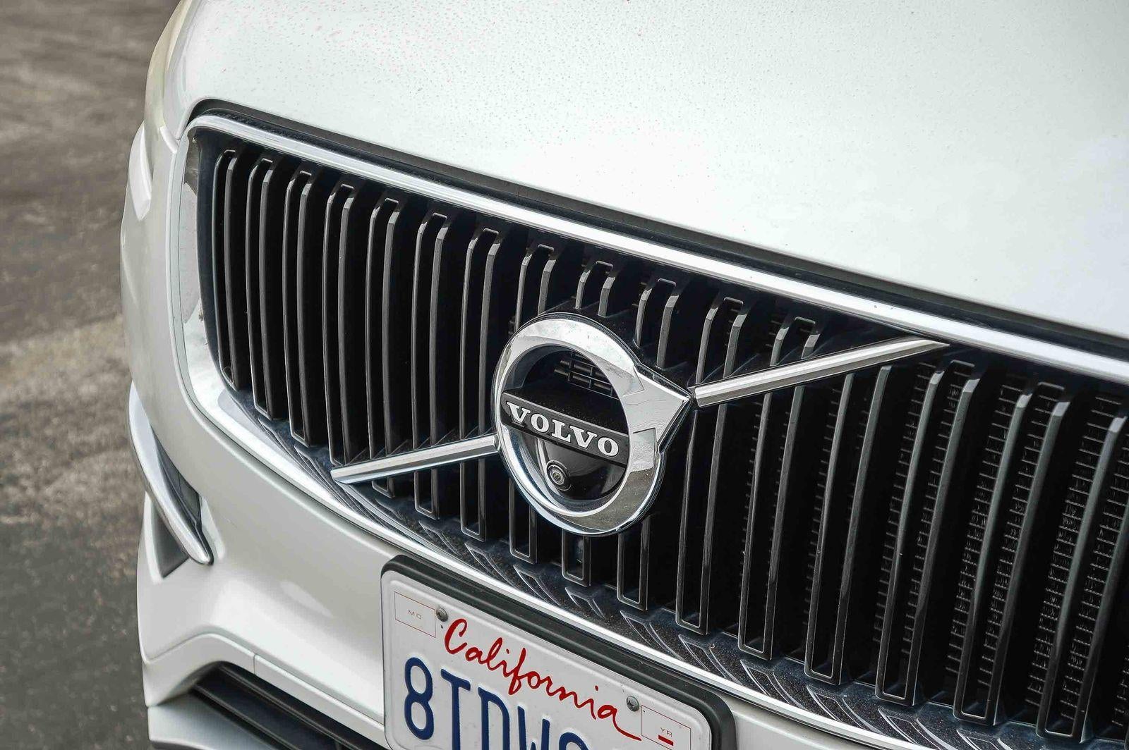 2017 Volvo XC90 Momentum