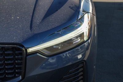2024 Volvo XC60 Plus Dark Theme